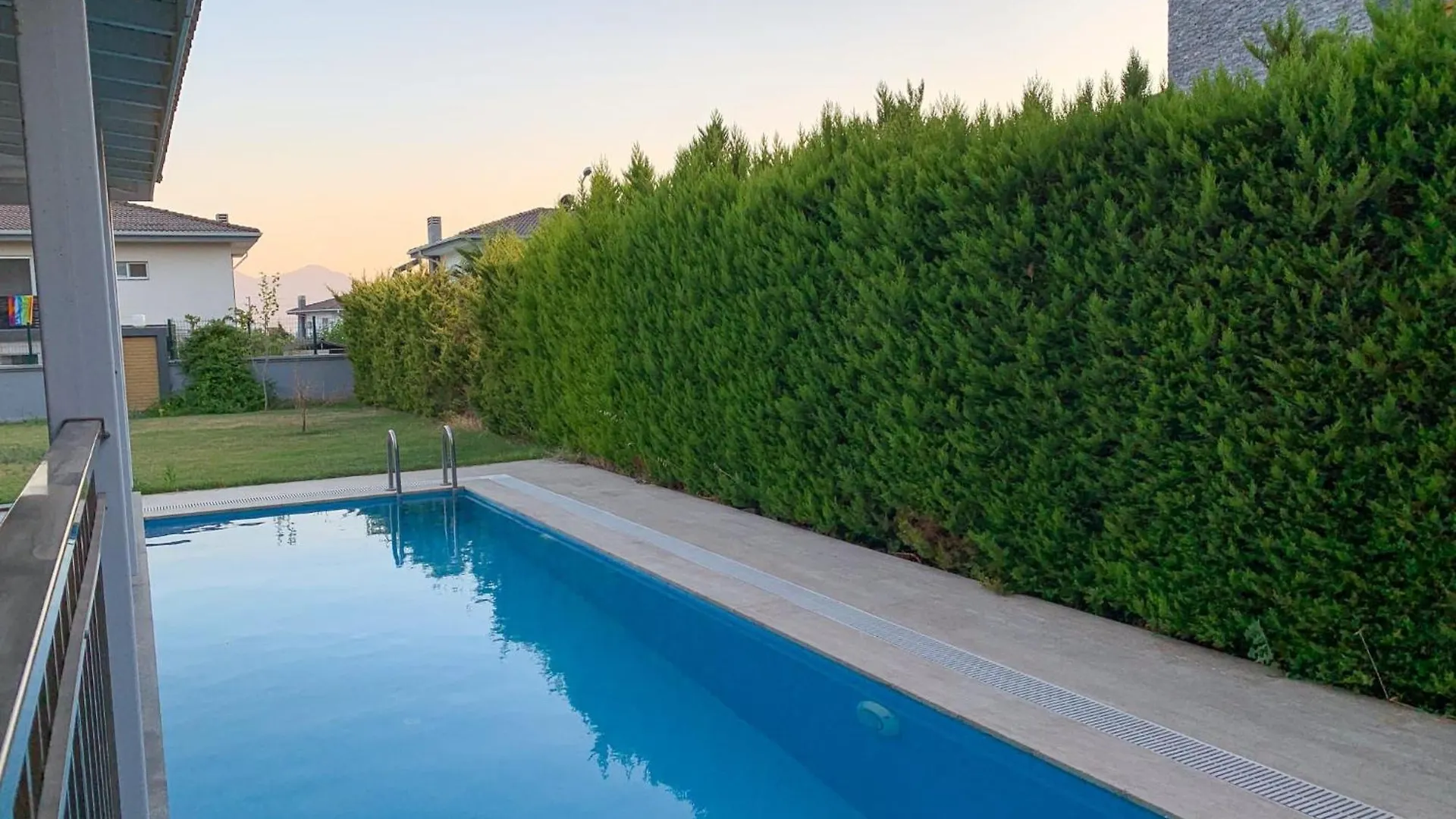 Oezel Havuzlu Luex Villa Kusadası